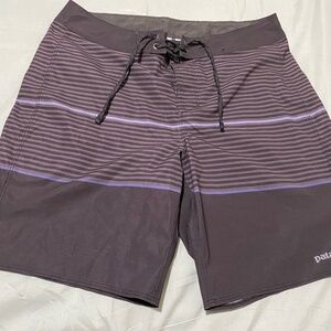 Patagonia Men’s Board Shorts – Size 30